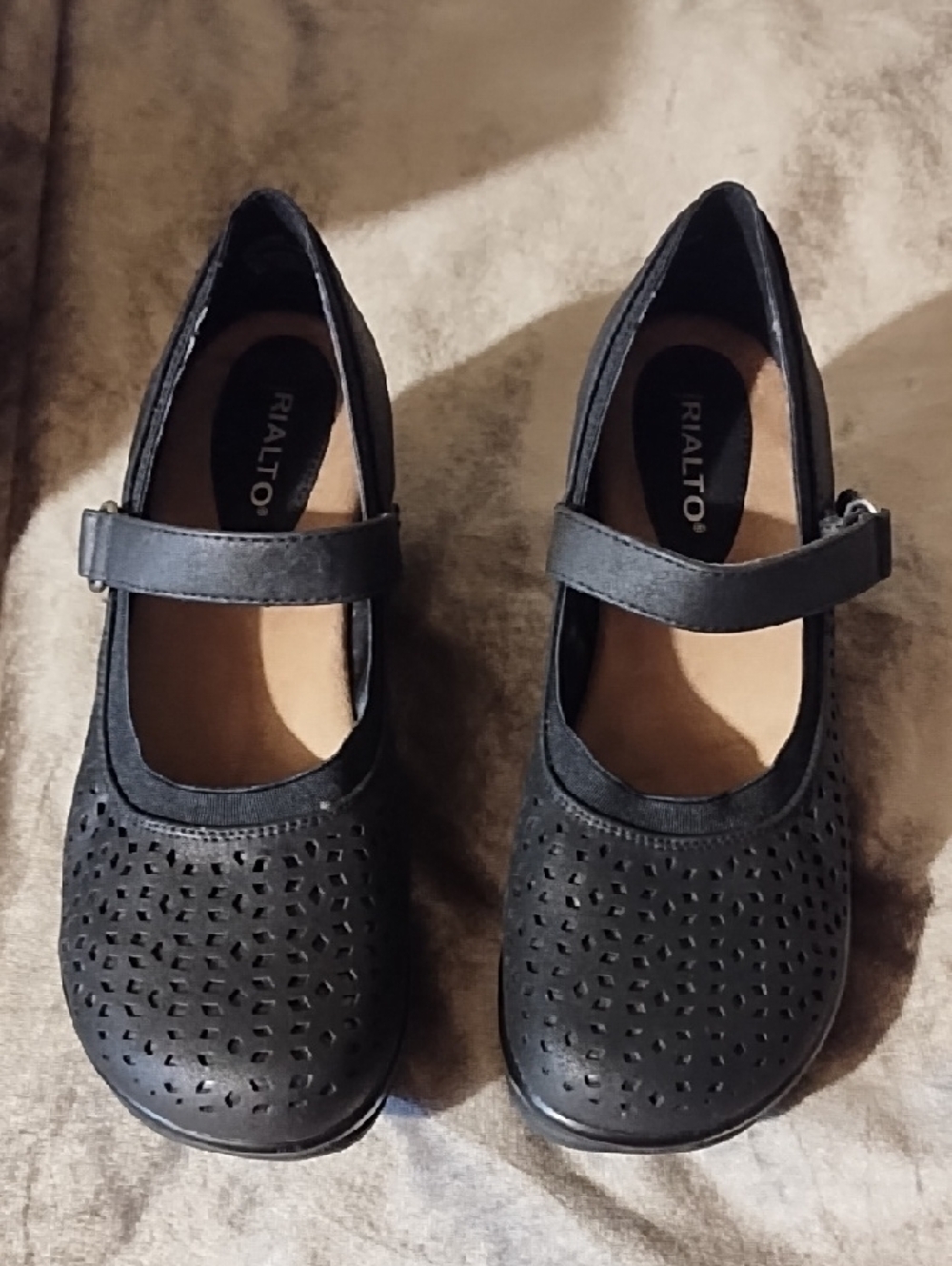 Rialto Black Perforated Mary Jane  Dress Shoes Women Size 7.